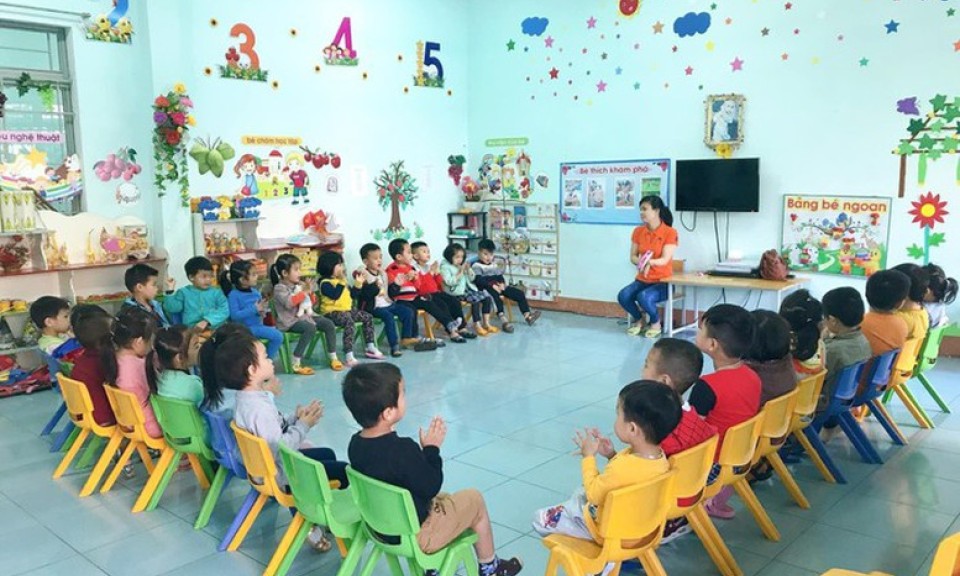 Đề xuất 4 nhóm chính sách phổ cập giáo dục mầm non cho trẻ em từ 3 đến 5 tuổi