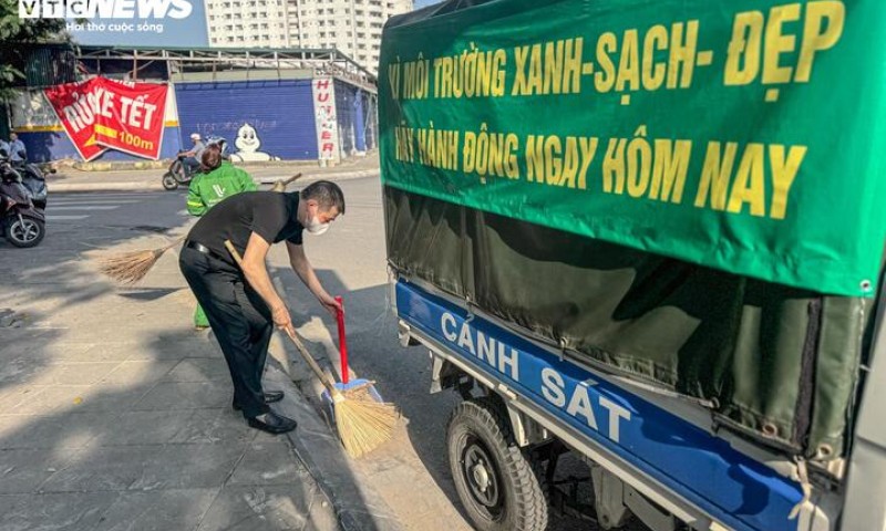 Chủ tịch Hà Nội yêu cầu lắp camera giám sát 'điểm đen' rác thải trước dịp lễ 2/9