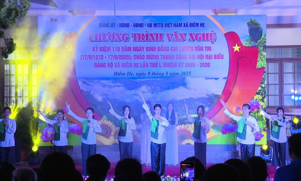 Xã Điềm He tổ chức chương trình văn nghệ kỷ niệm 115 năm Ngày sinh đồng chí Lương Văn Tri