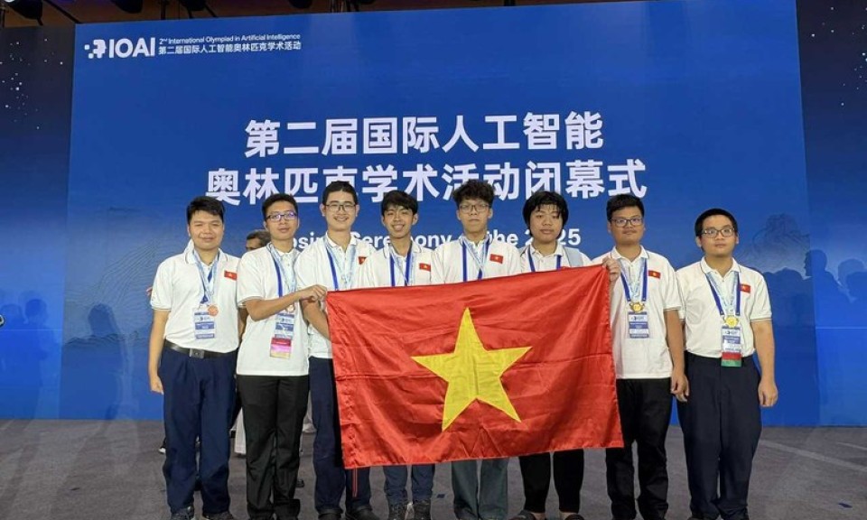 Đội tuyển quốc gia Việt Nam vào Top 4 Olympic AI quốc tế 2025
