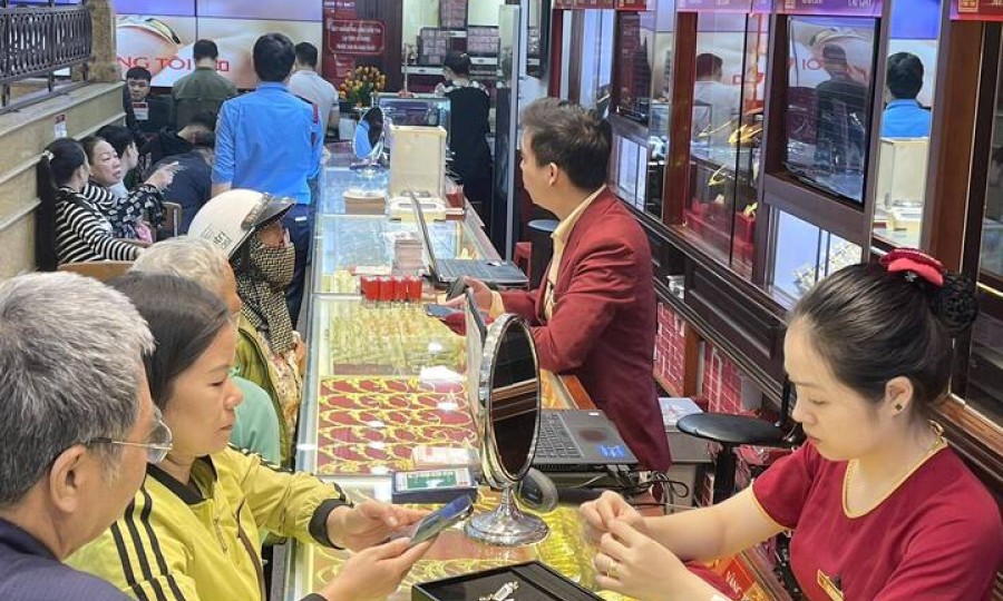 Giá vàng hôm nay 10/8: Tiếp tục đà đi lên