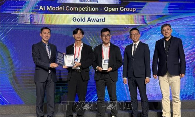 Vietnamese engineers win first prize at Global AI Challenge