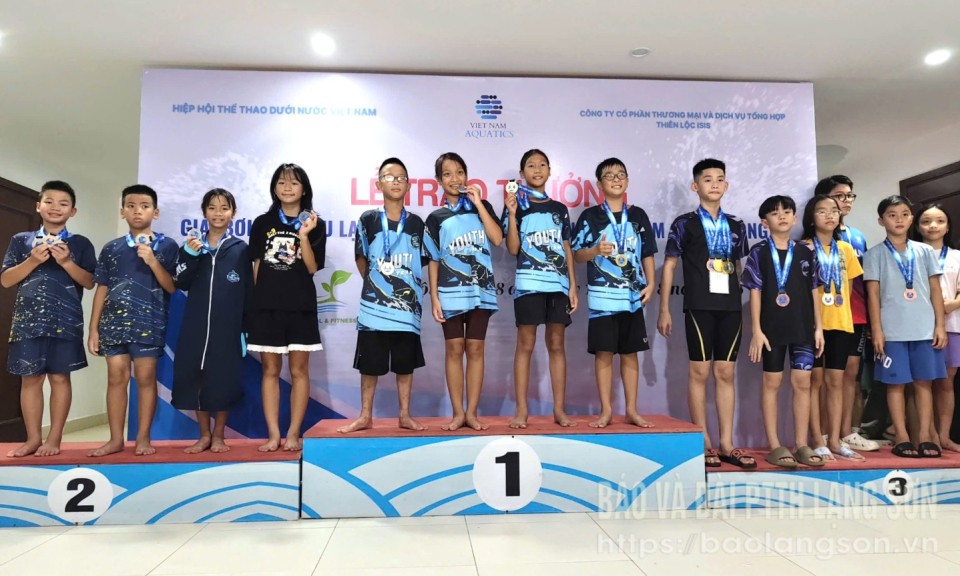 Lang Son athletes win 10 medals at the National Amateur Swimming Club Championship