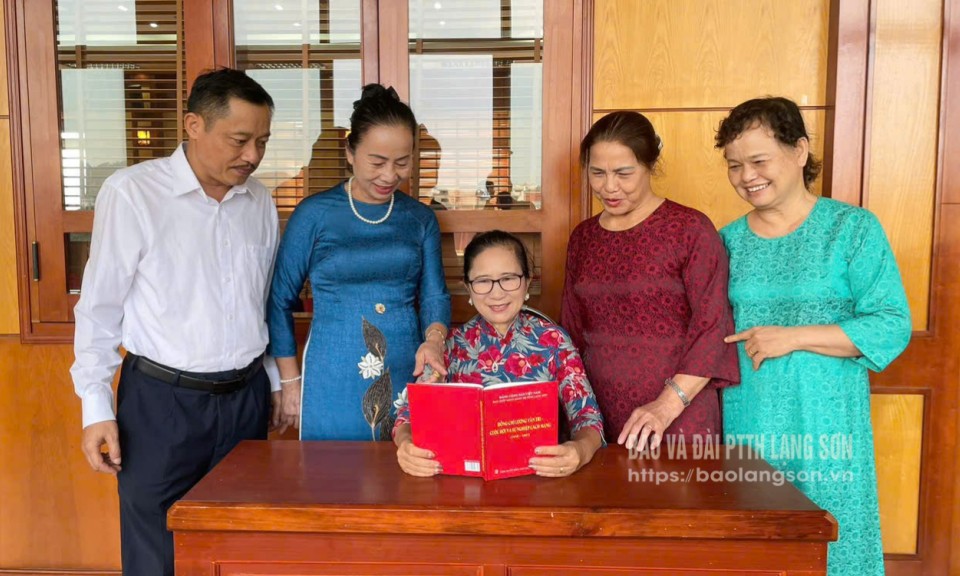 S&aacute;ng ngời &yacute; ch&iacute; Lương Văn Tri