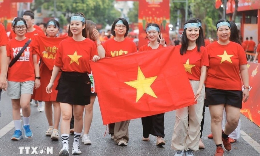 "我的越南"马拉松赛创下身穿金星红旗衫人数最多的马拉松赛事纪录