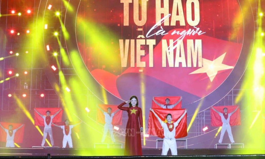 文艺晚会《我自豪，我是越南人》：连接千万颗越南之心的旅程