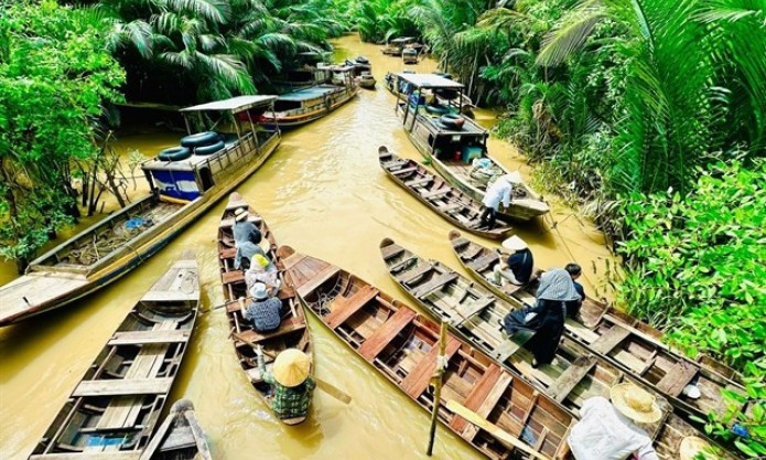 Tide and joy as Ben Tre makes waves in Asia