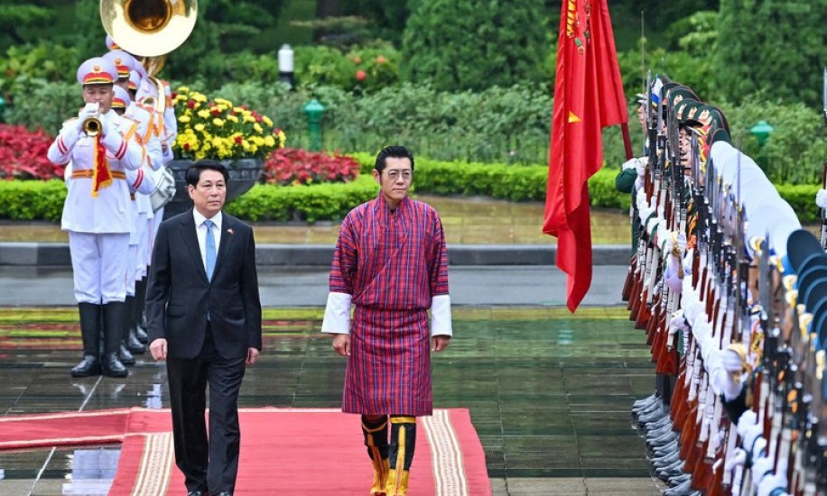 越南国家主席梁强主持隆重的国宾仪式欢迎不丹国王与王后访问