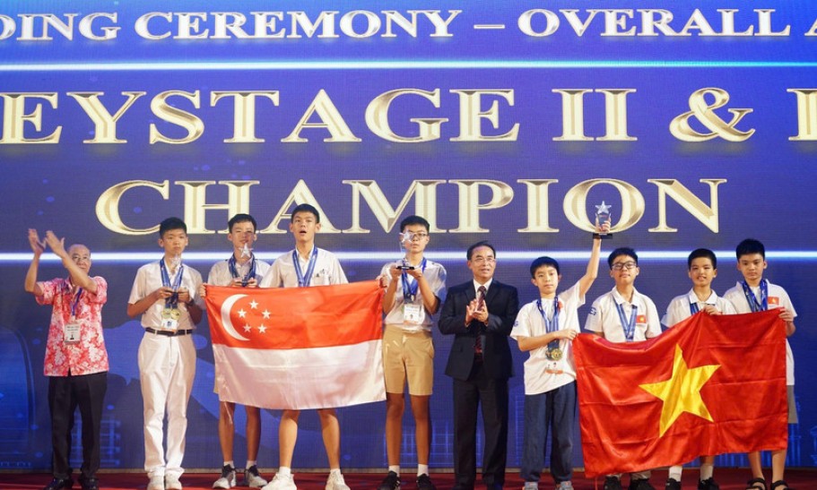 Vietnam wins 18 medals at international mathematics competition