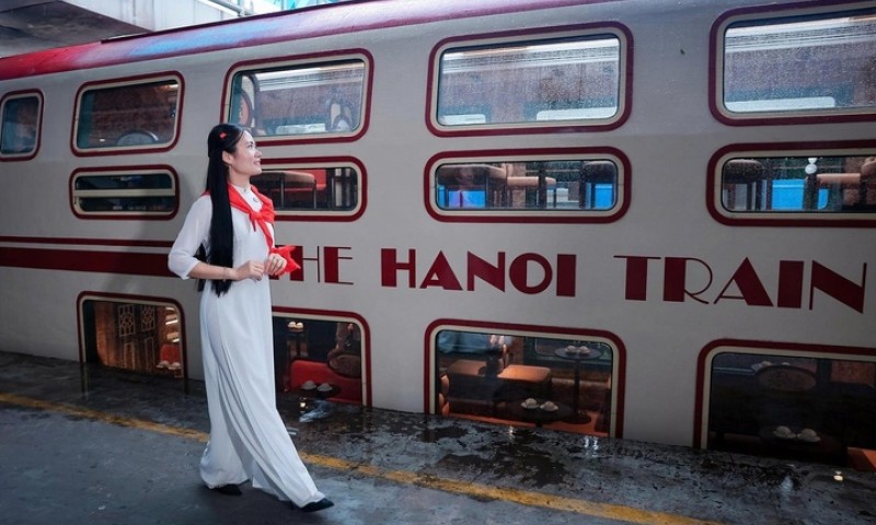 Đo&agrave;n t&agrave;u du lịch "H&agrave; Nội 5 Cửa &Ocirc;" ch&iacute;nh thức vận h&agrave;nh từ h&ocirc;m nay