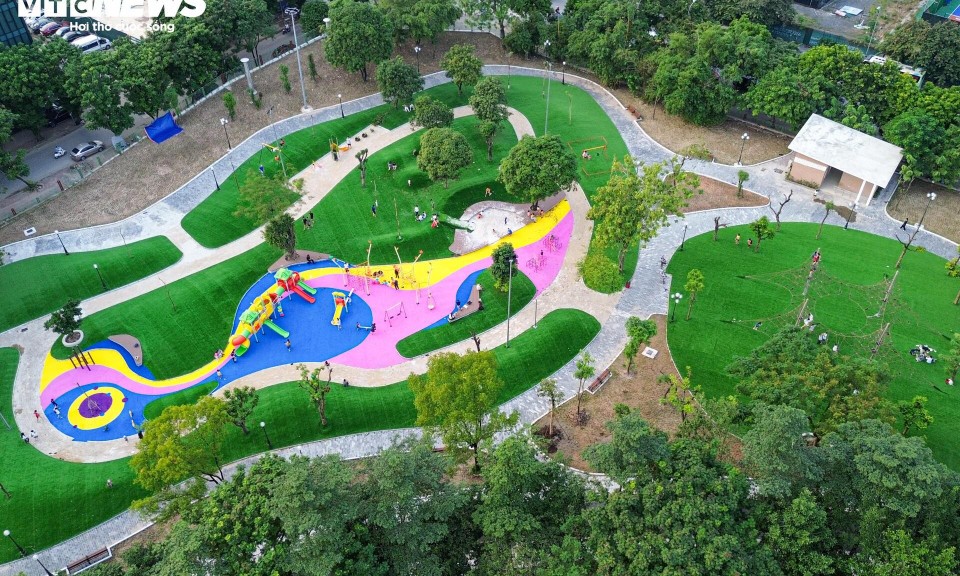 Được đầu tư cải tạo 66 tỷ đồng, c&ocirc;ng vi&ecirc;n ở H&agrave; Nội khang trang, kh&aacute;c lạ