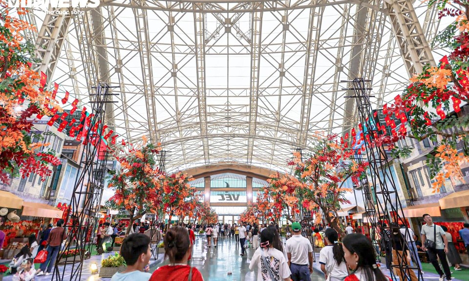 Phố cổ H&agrave; Nội &lsquo;g&acirc;y sốt&rsquo; tại Hội chợ M&ugrave;a thu lần thứ nhất - 2025