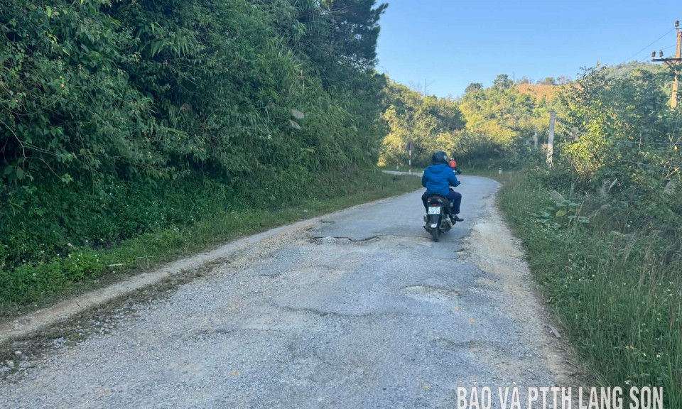 Nhọc nhằn tr&ecirc;n đường huyện 99B