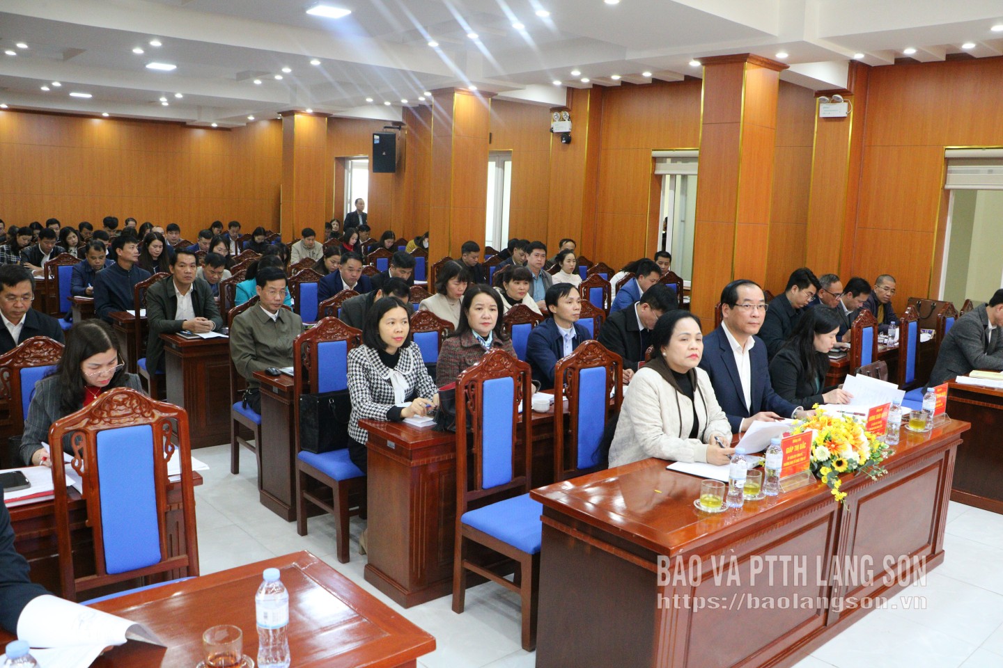 Các đại biểu dự hội nghị