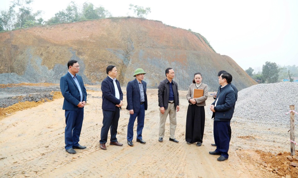 Khảo s&aacute;t t&igrave;nh h&igrave;nh x&acirc;y dựng c&aacute;c dự &aacute;n khu t&aacute;i định cư tr&ecirc;n địa b&agrave;n c&aacute;c x&atilde; thuộc huyện Văn L&atilde;ng cũ