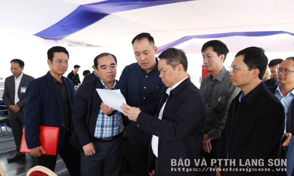 Lãnh đạo UBND tỉnh kiểm tra công tác chuẩn bị lễ thông tuyến dự án tuyến cao tốc cửa khẩu Hữu Nghị - Chi Lăng
