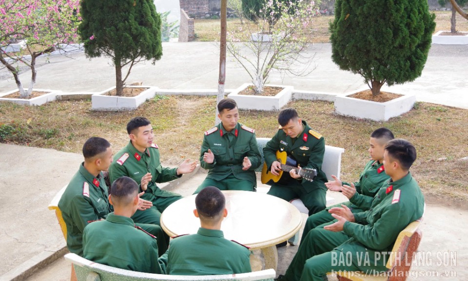 Tết đầu ti&ecirc;n trong qu&acirc;n ngũ