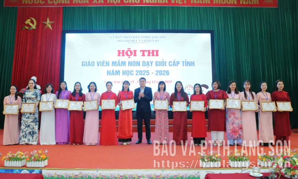 98 gi&aacute;o vi&ecirc;n đạt gi&aacute;o vi&ecirc;n mầm non dạy giỏi cấp tỉnh