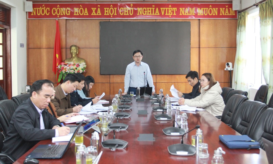 Họp xử l&yacute; phản &aacute;nh, kiến nghị của người d&acirc;n tr&ecirc;n nền tảng số