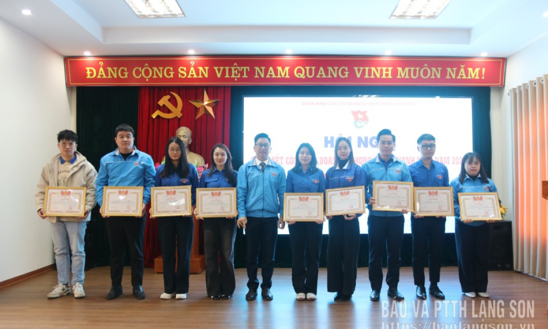 Ph&aacute;t huy phẩm chất tốt đẹp của thế hệ trẻ