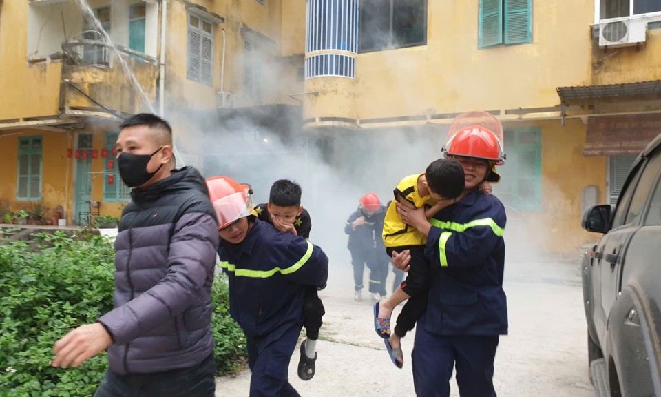 Thực tập phương &aacute;n chữa ch&aacute;y v&agrave; cứu nạn tại Khu chung cư Kh&ograve;n Lải