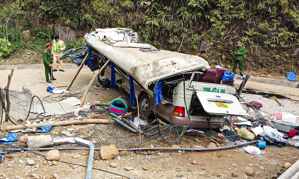 &lsquo;Đi chậm th&ocirc;i b&aacute;c t&agrave;i ơi&rsquo; &ndash; lời k&ecirc;u cuối trước kh&uacute;c cua tử thần khiến 9 người thiệt mạng