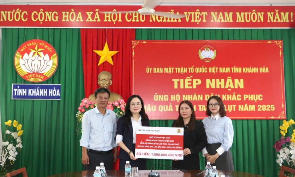 Toyota kh&eacute;p lại năm 2025: Lan tỏa gi&aacute; trị đẹp, gặt h&aacute;i giải thưởng lớn