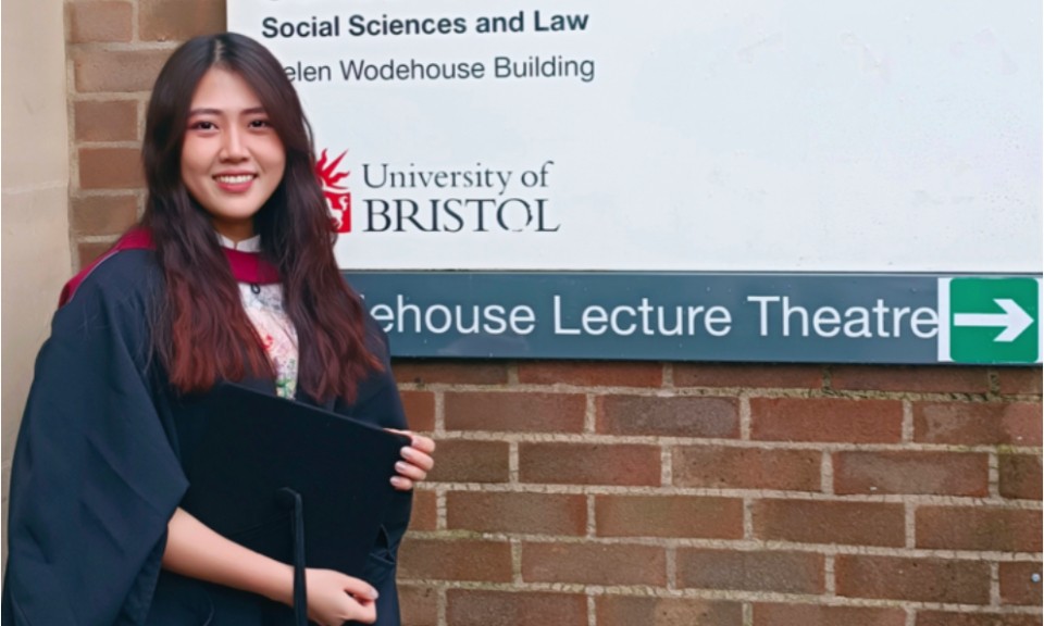 C&ocirc; g&aacute;i Hải Ph&ograve;ng ph&aacute;t triển 'gi&aacute;o dục số' ở ba đại học danh tiếng nước Anh