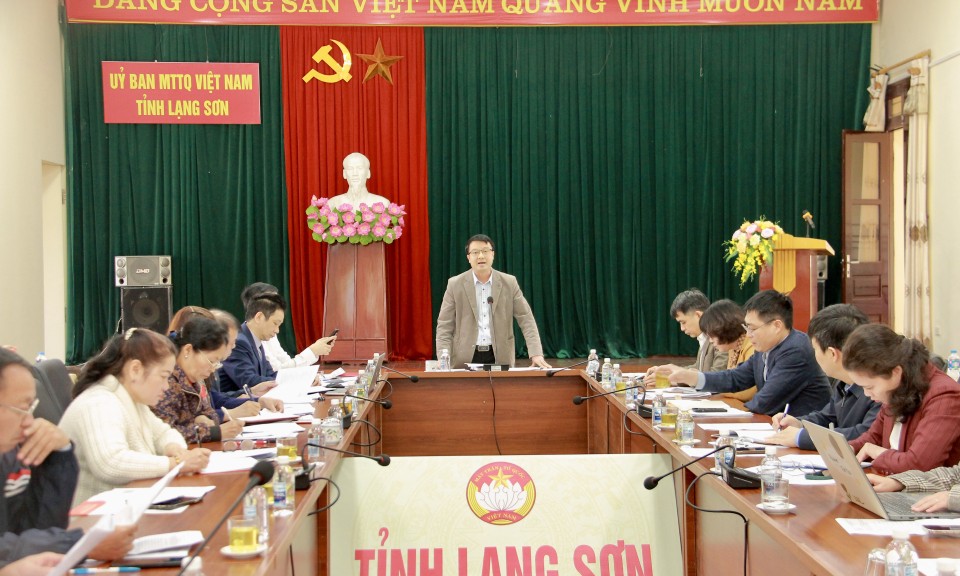 Phản biện dự thảo nghị quyết về ch&iacute;nh s&aacute;ch chăm s&oacute;c sức khỏe c&aacute;n bộ