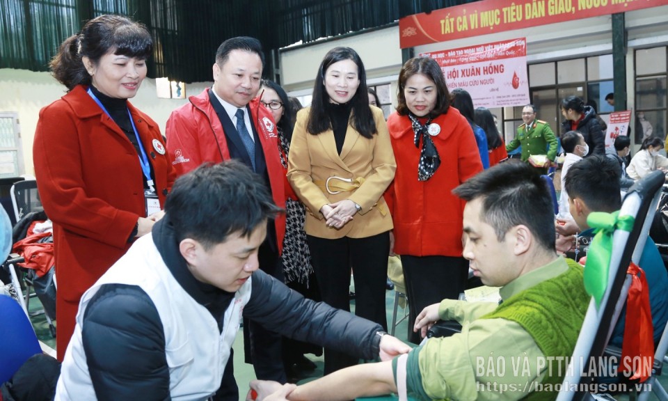 Lan tỏa th&ocirc;ng điệp "Mỗi giọt m&aacute;u cho đi - Một cuộc đời ở lại"