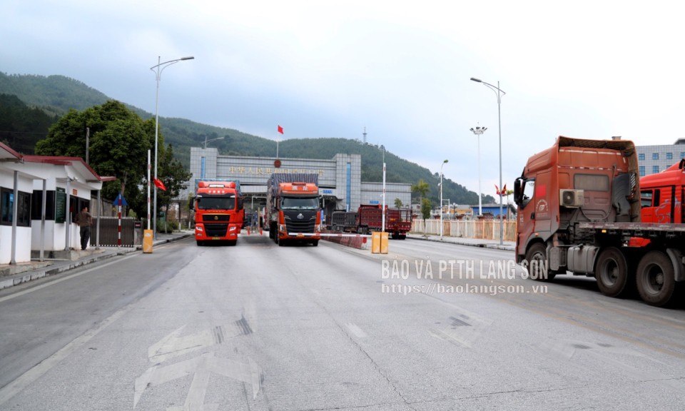 Hải quan cửa khẩu Chi Ma: Tăng thu ngay từ đầu năm