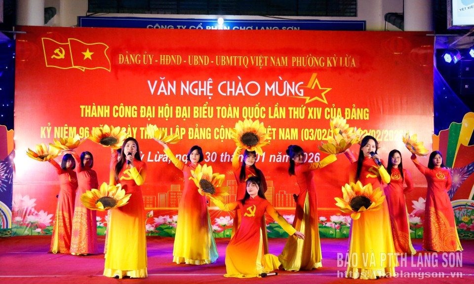 Văn nghệ ch&agrave;o mừng th&agrave;nh c&ocirc;ng Đại hội đại biểu to&agrave;n quốc lần thứ XIV của Đảng