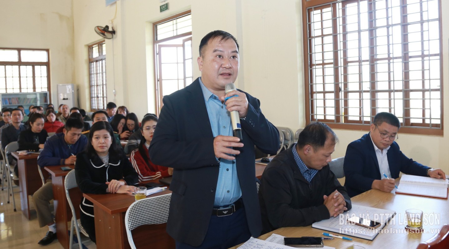 Cử tri xã Quốc Việt kiến nghị các nội dung tại hội nghị