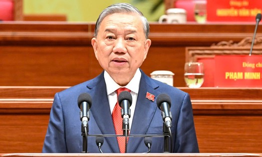 VỮNG BƯỚC DƯỚI CỜ ĐẢNG