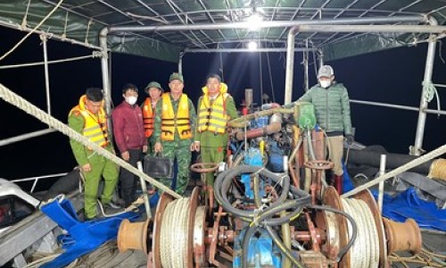 Quảng Ninh: Bắt phương tiện khai th&aacute;c tận diệt