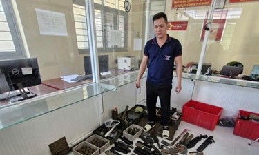 Khởi tố đối tượng t&agrave;ng trữ vũ kh&iacute;