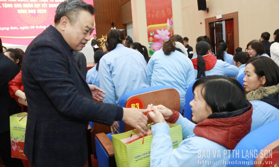 Đồng ch&iacute; Chủ nhiệm Ủy ban Kiểm tra Trung ương thăm, ch&uacute;c tết tại Lạng Sơn