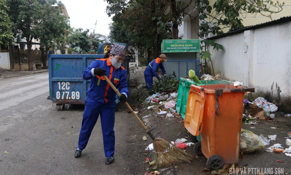 Đảm bảo vệ sinh m&ocirc;i trường dịp Tết Nguy&ecirc;n đ&aacute;n