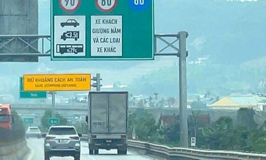 Giảm tốc độ tối đa tr&ecirc;n nhiều tuyến cao tốc