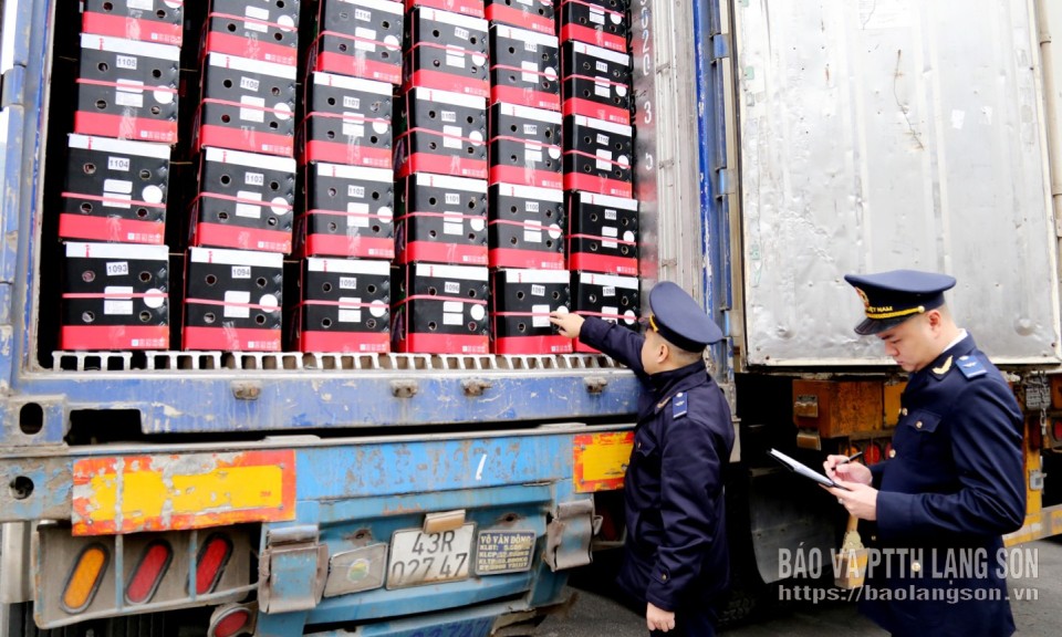 Thuận lợi th&ocirc;ng quan n&ocirc;ng sản