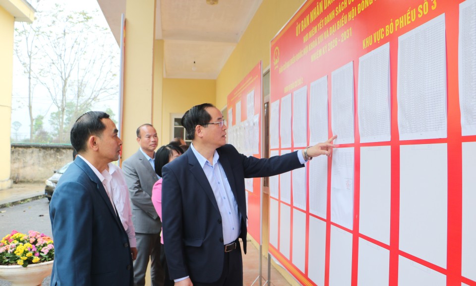 Đo&agrave;n kiểm tra số 6 kiểm tra c&ocirc;ng t&aacute;c bầu cử tại c&aacute;c x&atilde;