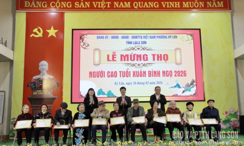 Phường Kỳ Lừa mừng thọ 495 người cao tuổi