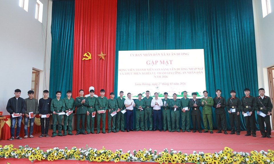 Xu&acirc;n Dương: Gặp mặt thanh ni&ecirc;n l&ecirc;n đường nhập ngũ