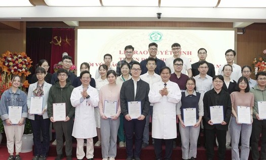 Bệnh viện Bạch Mai tuyển dụng hơn 100 b&aacute;c sĩ nội tr&uacute;