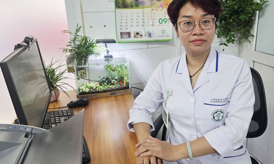 Nữ điều dưỡng Bệnh viện Bạch Mai cứu sống bảo vệ ngừng tim giữa si&ecirc;u thị H&agrave; Nội