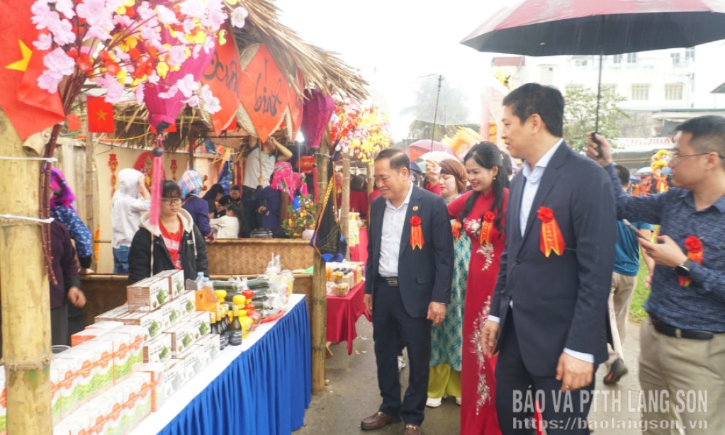 Rộn r&agrave;ng khai hội Chợ Mẹt Hữu Lũng