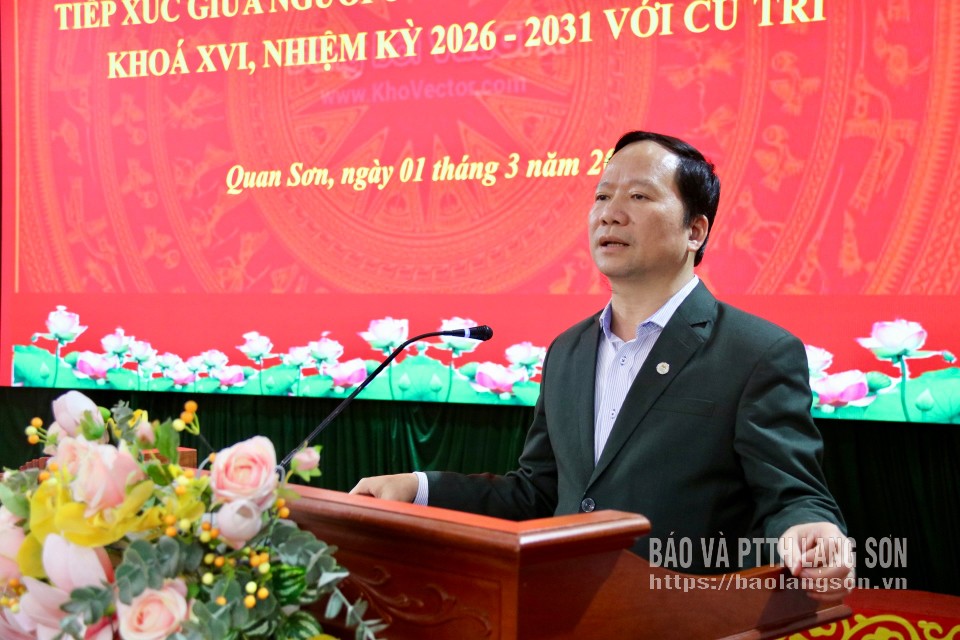 Ông Nguyễn Đặng Ân, Ủy viên Ban Chấp hành Đảng bộ tỉnh, Giám đốc Sở Văn hóa, Thể thao và Du lịch tỉnh Lạng Sơn trình bày chương trình hành động tại hội nghị tiếp xúc cử tri vận động bầu cử tại xã Quan Sơn