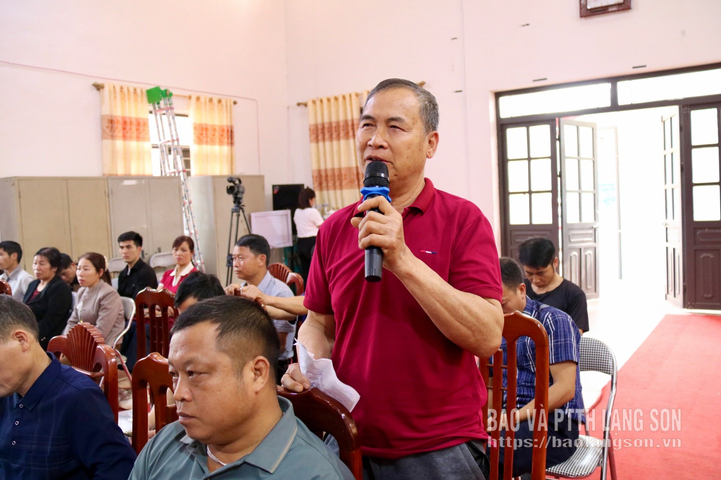 Cử tri xã Quan Sơn nêu ý kiến tại hội nghị