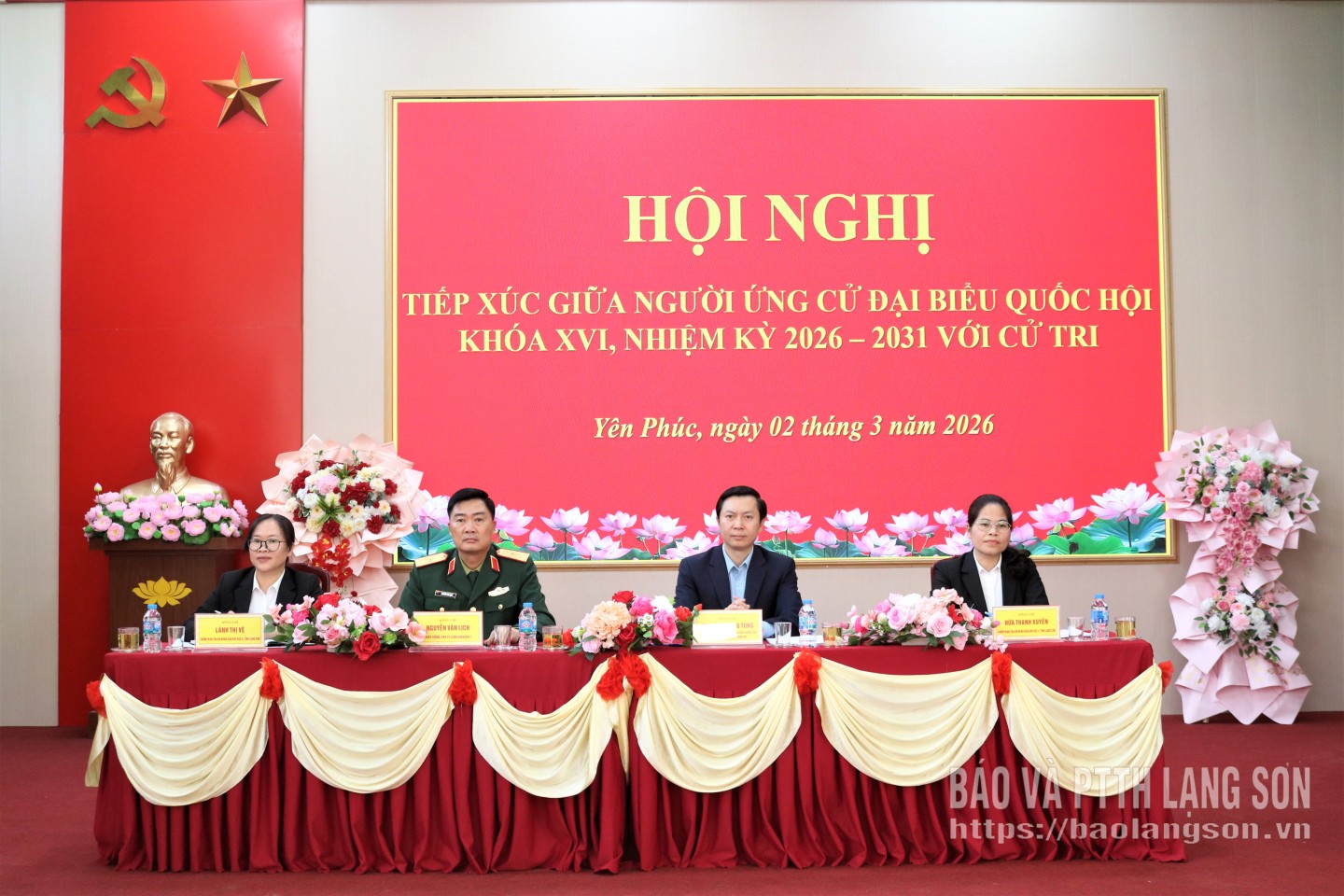 Các ứng cử đại biểu Quốc hội khóa XVI tiếp xúc cử tri vận động bầu cử tại xã Yên Phúc