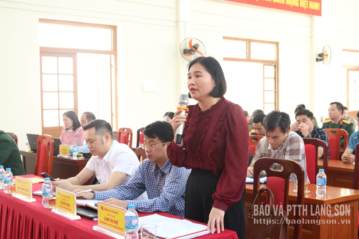 Cử tri xã Yên Phúc phát biểu ý kiến tại hội nghị